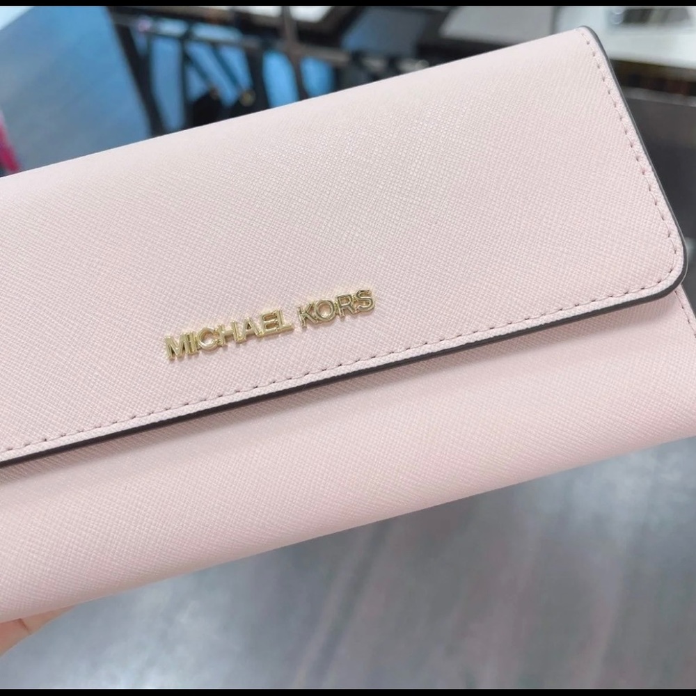 Michael Kors tri fold jet set wallet Lg. Blush pink